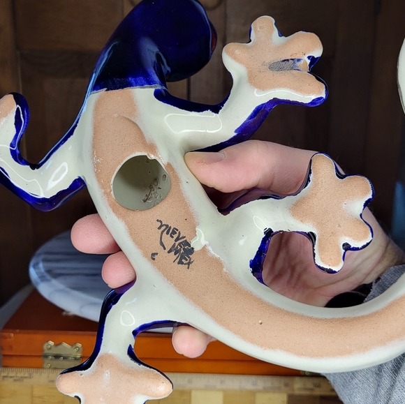Pottery Gecko - Picture 17 of 17